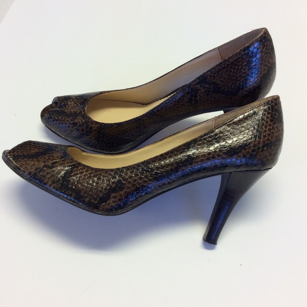 OSCAR DE LA RENTA Women’s Python Print Pumps 8.5